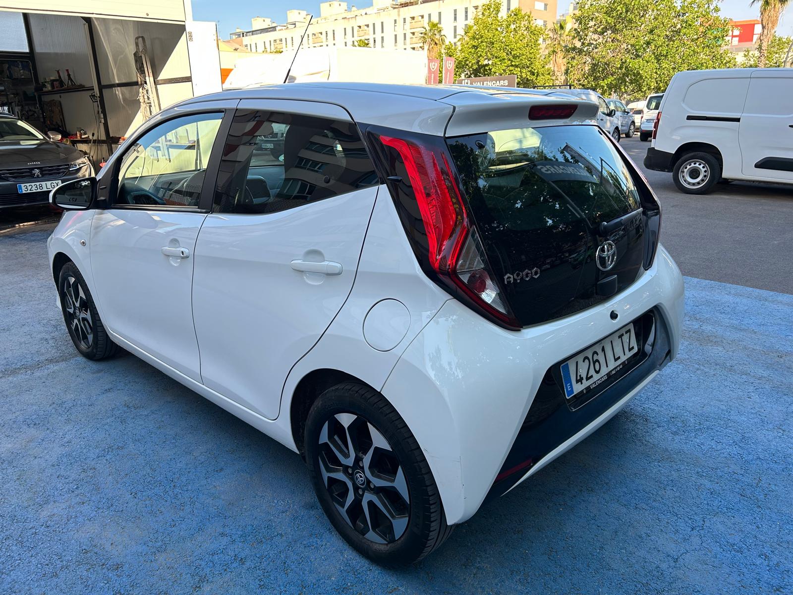 Coche 99
