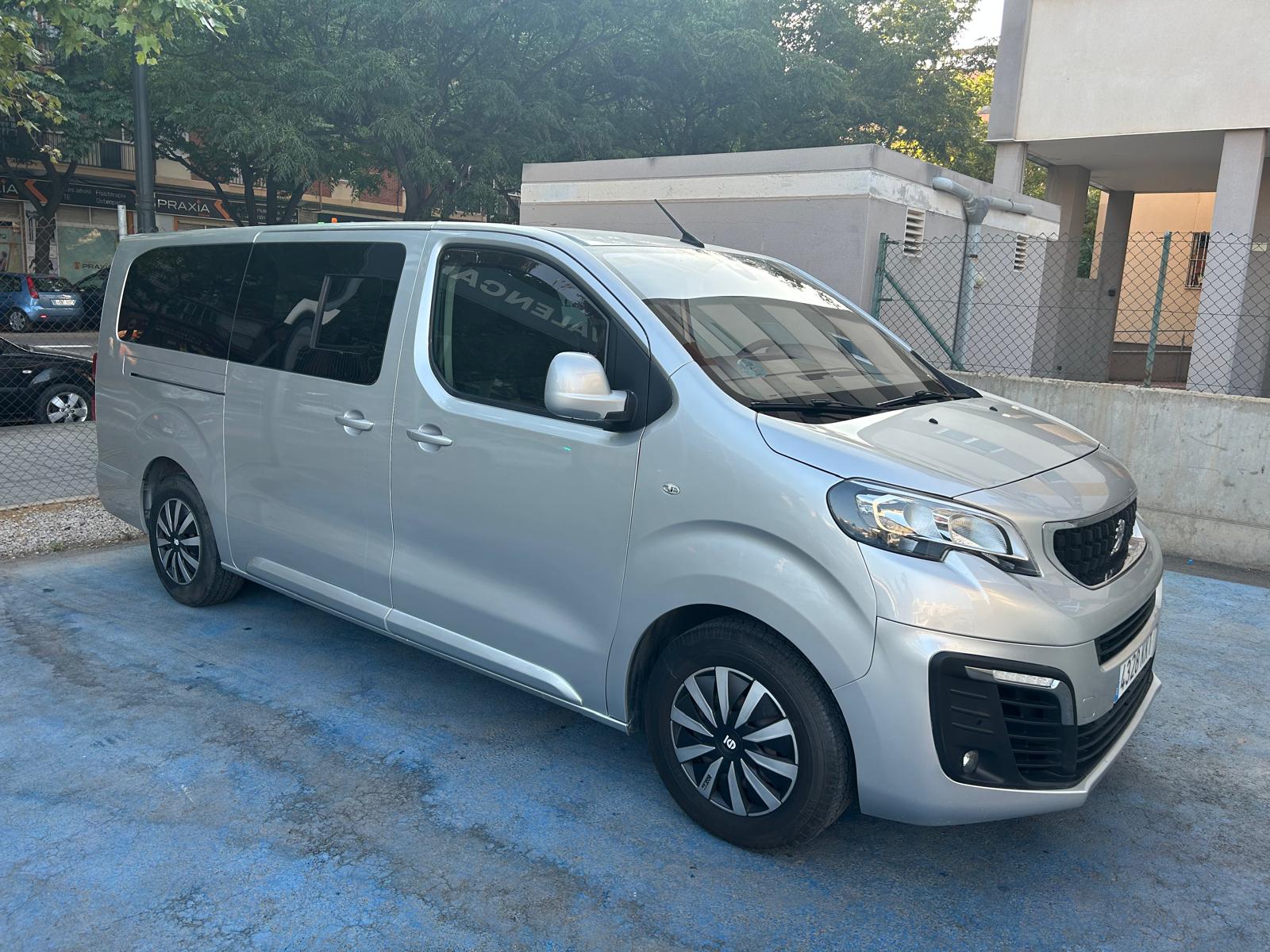 Coche 211