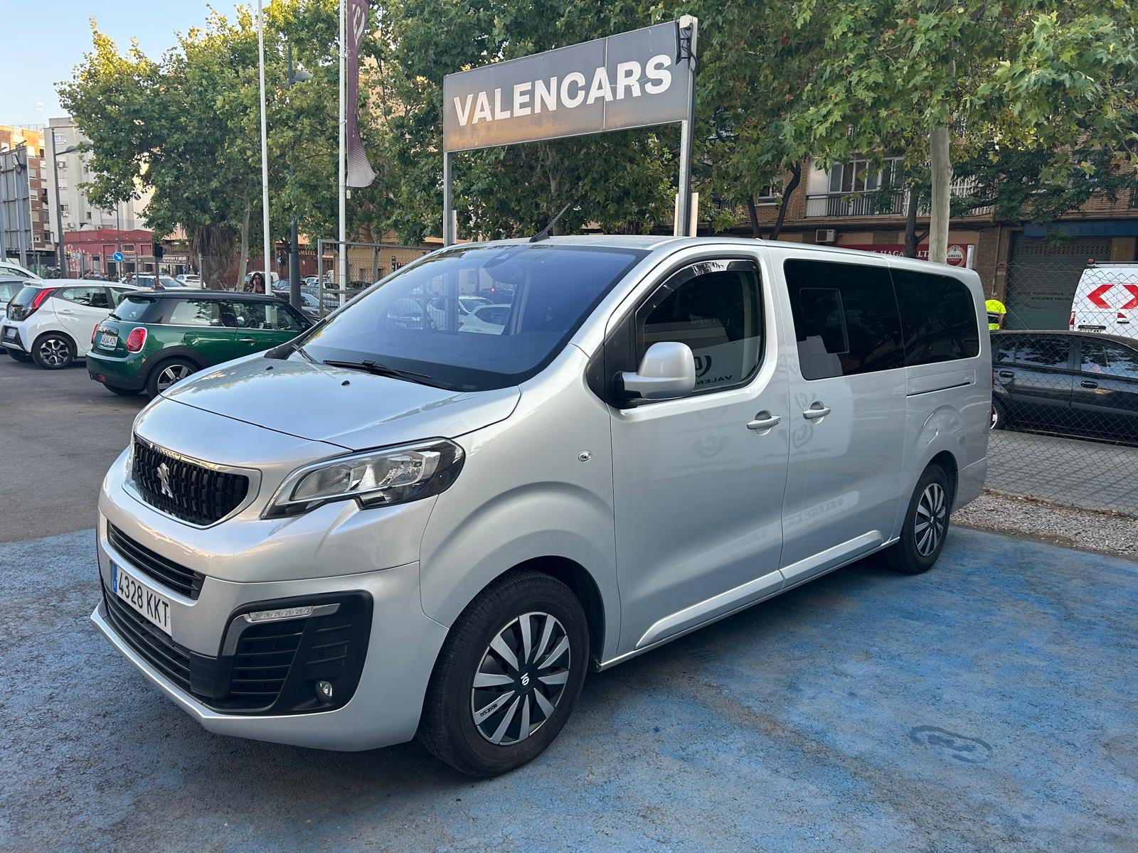 Coche 212