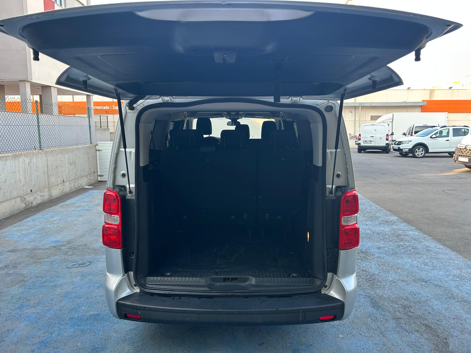 Coche 219