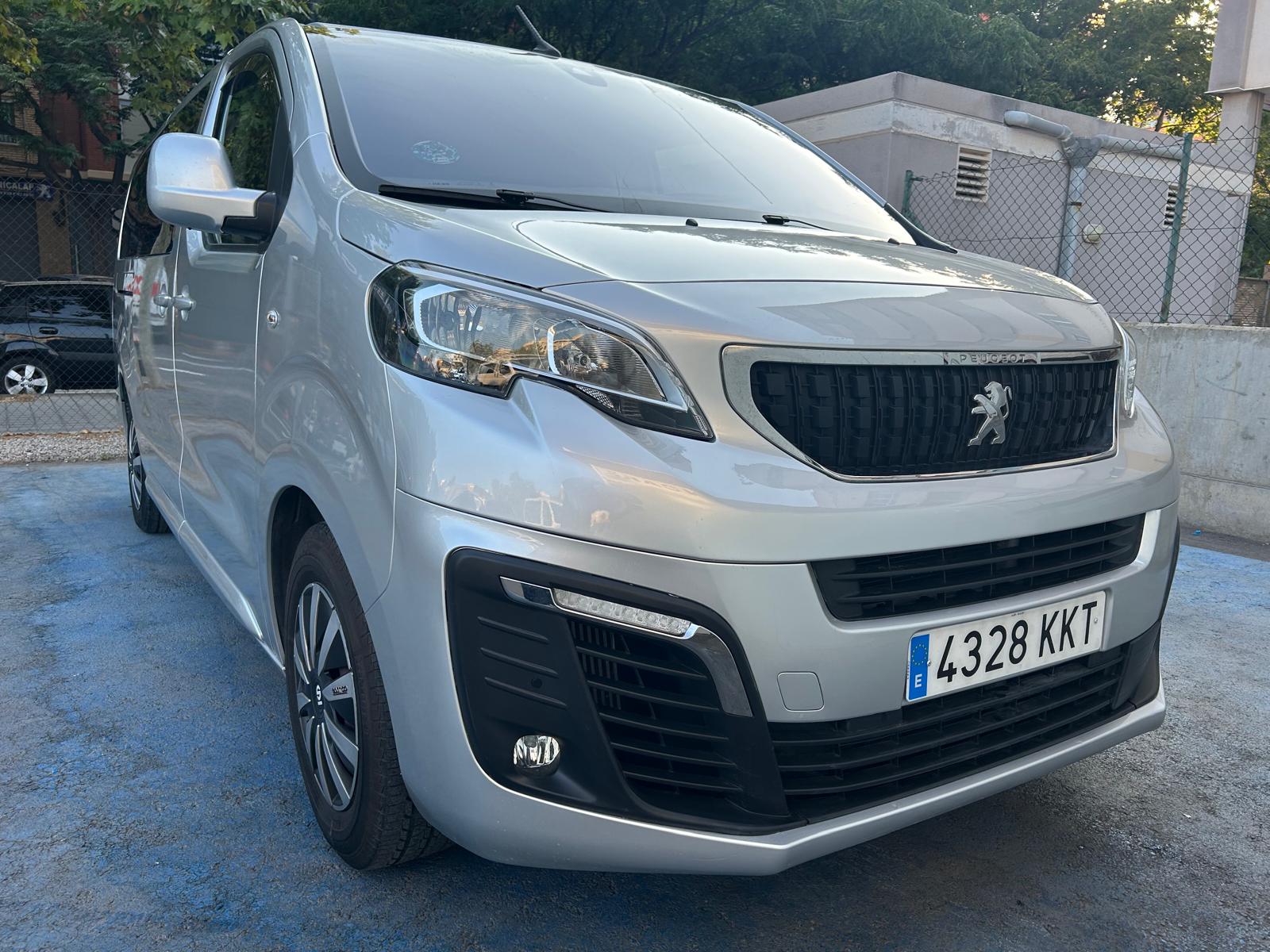 Coche 216