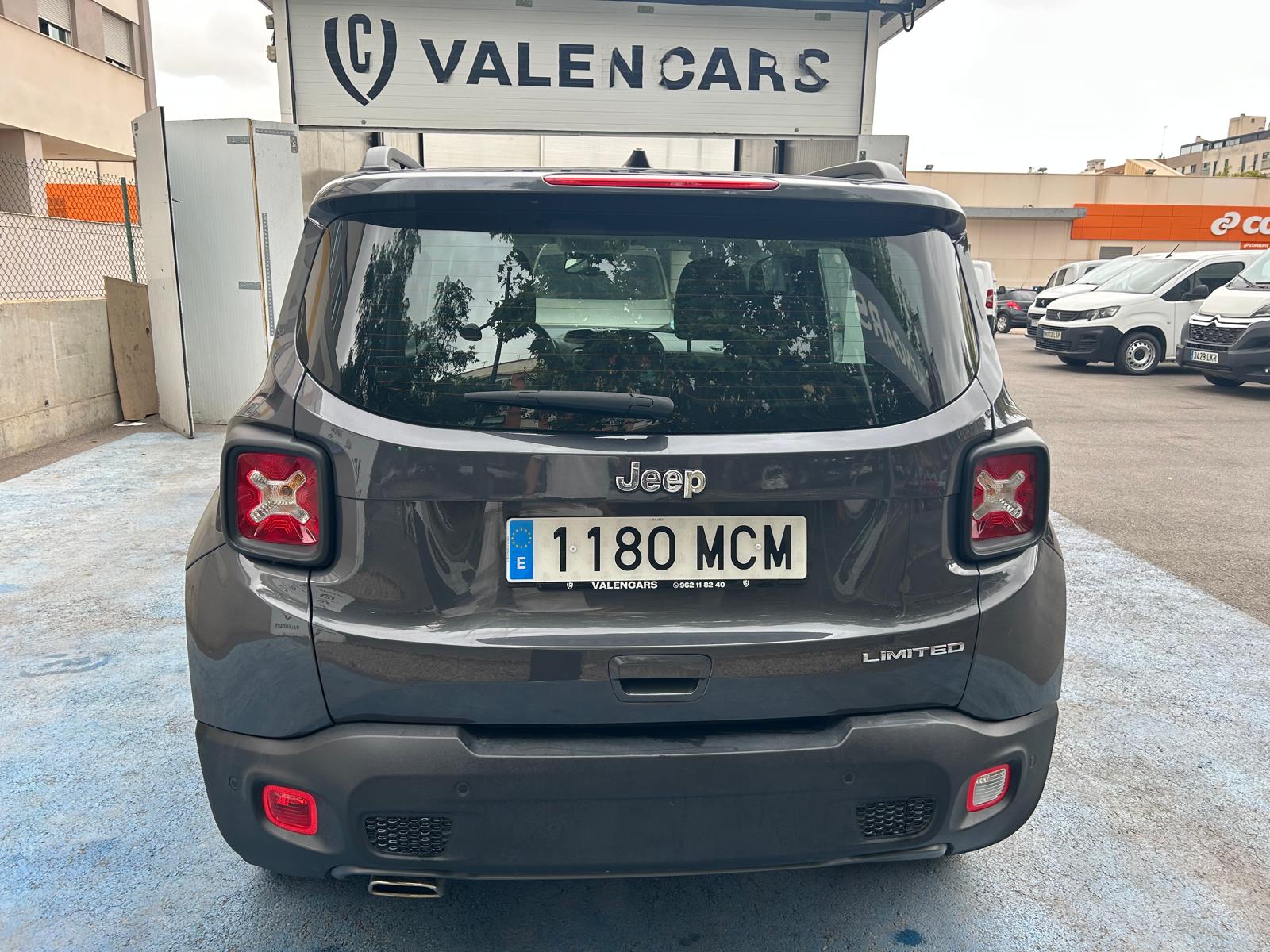 Coche 228
