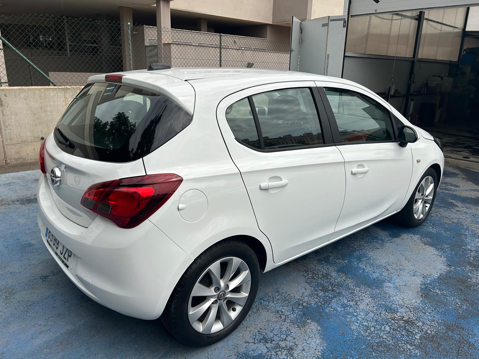 Coche 244