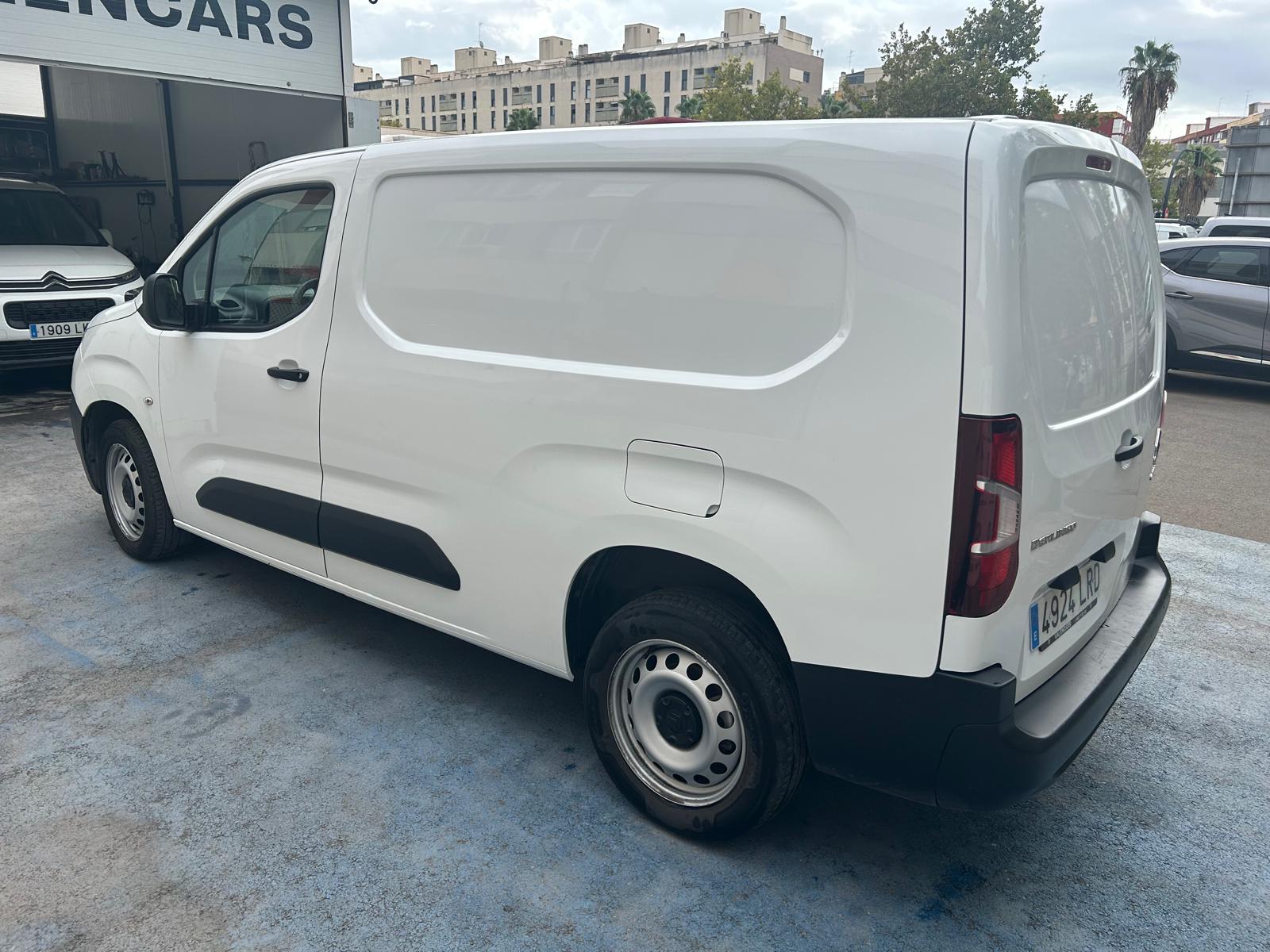 Coche 281